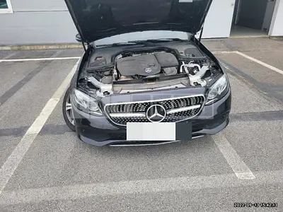 Photo 1 of 18: 2019 Mercedes-Benz E220d — Korean insurance auction