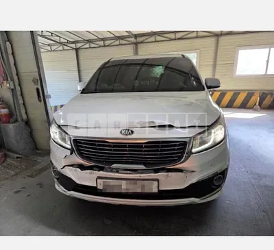 Photo 1 of 9: 2016 Kia Carnival 2.2 — Korean insurance auction