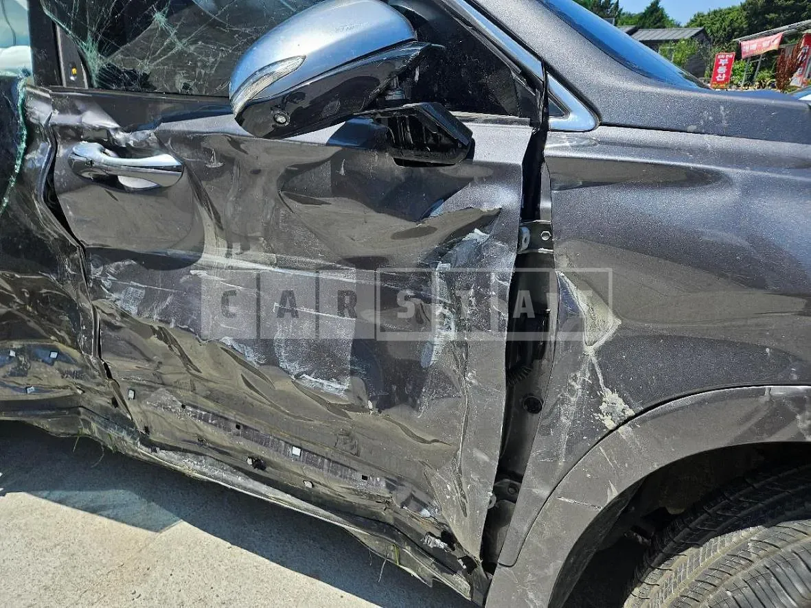 Photo 2 of 19: 2019 Hyundai Santa Fe TM 4WD Gasoline — Korean insurance auction