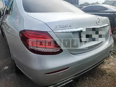 Photo 1 of 33: 2019 Mercedes-Benz E220 d 4Matic — Korean insurance auction