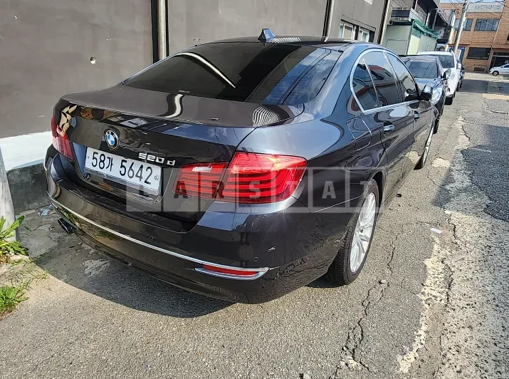 Photo 2 of 10: 2015 BMW 520d, VIN WBA5E5107FG056405 — Korean insurance auction