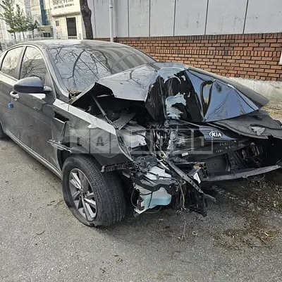 Photo 1 of 12: 2018 Kia K5, VIN KNAGS416BKA306023 — Korean insurance auction