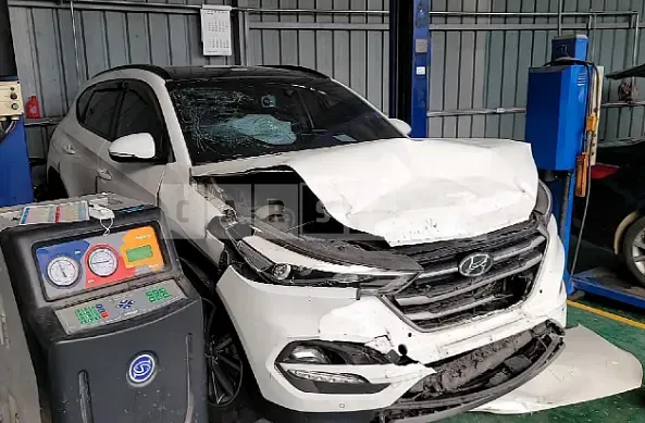 Photo 2 of 10: 2016 Hyundai Tucson, VIN KMHJ3815GGU192891 — Korean insurance auction
