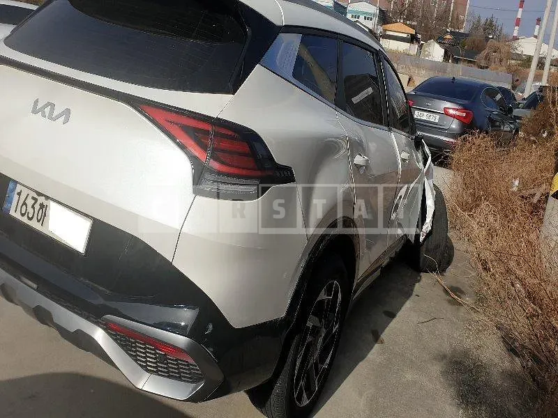 Photo 2 of 17: 2022 Kia Sportage, VIN KNAPU81BGNK029625 — Korean insurance auction