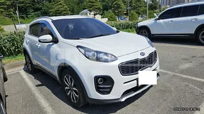 Photo 1 of 13: 2016 Kia Sportage — Korean insurance auction