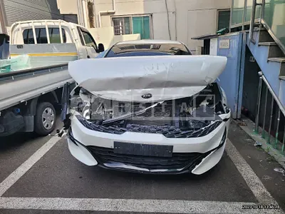Photo 1 of 28: 2019 Kia K5 2.0, VIN KNAG241ABLA002677 — Korean insurance auction