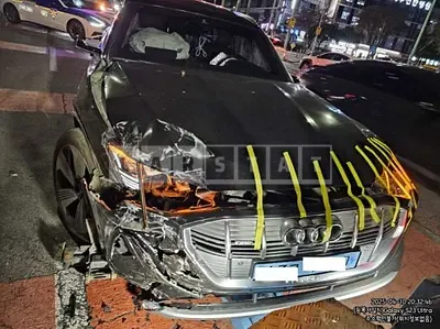 Photo 1 of 12: 2022 Audi e-tron Sportback 55 quattro — Korean insurance auction