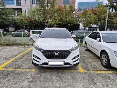 Photo 1 of 17: 2017 Hyundai Tucson, VIN KMHJ3815GHU452750 — Korean insurance auction
