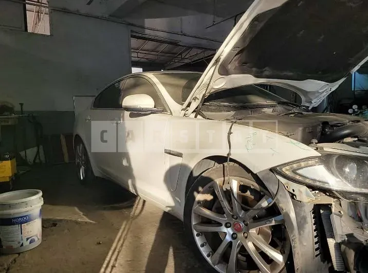 Photo 2 of 17: 2014 Jaguar XF 2.0 Gtdi — Korean insurance auction