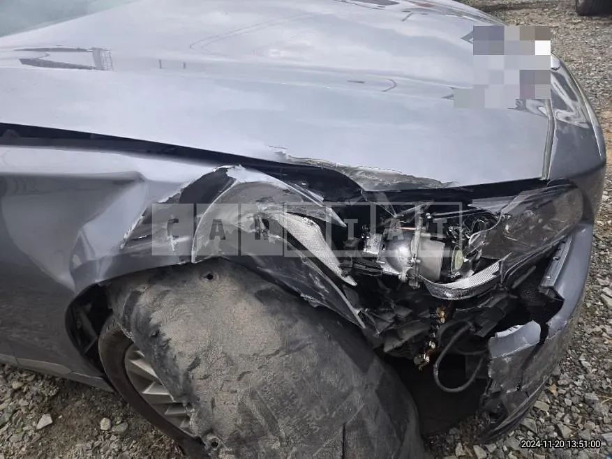 Photo 2 of 9: 2016 Genesis 3.3 — Korean insurance auction