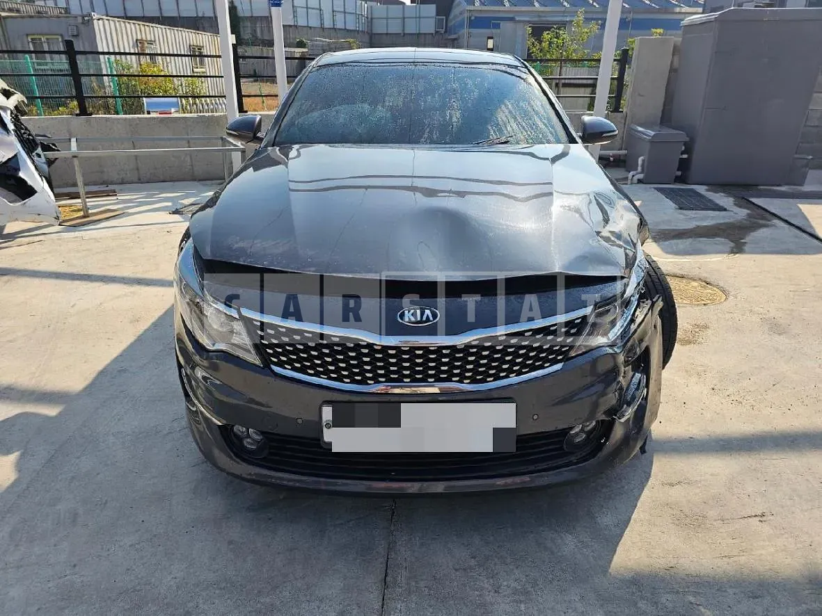 Photo 2 of 10: 2016 Kia K5 — Korean insurance auction