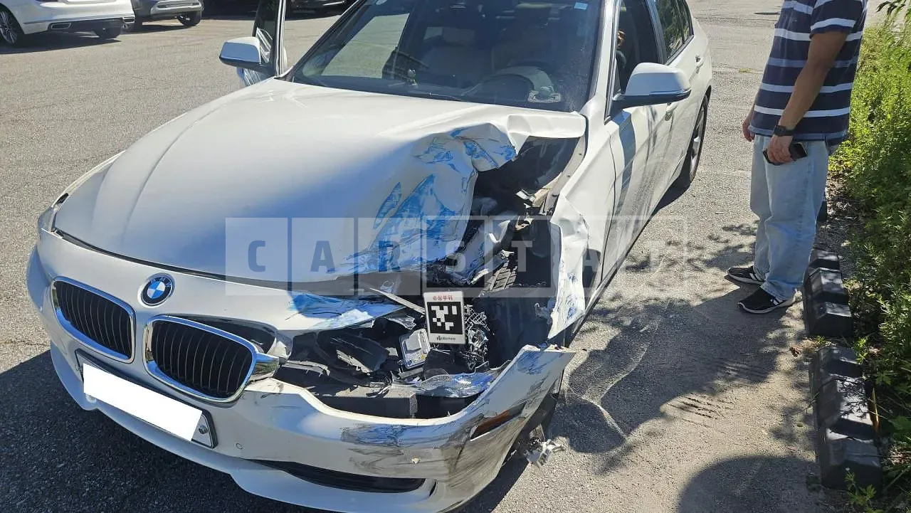 Photo 2 of 6: 2015 BMW 320d EfficientDynamics Edition, VIN WBA3E1109FF947995 — Korean insurance auction