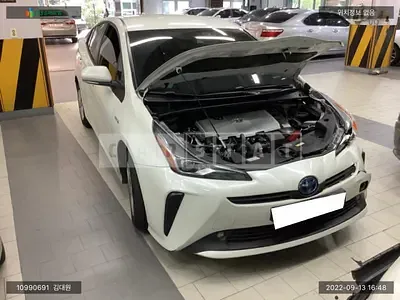 Photo 1 of 10: 2020 Toyota Prius, VIN JTDKARFU6L3120344 — Korean insurance auction