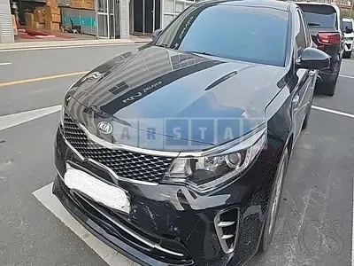 Photo 1 of 9: 2017 Kia K5, VIN KNAGS416BHA170705 — Korean insurance auction
