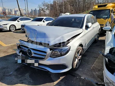 Photo 1 of 16: 2017 Mercedes-Benz E220 d 4Matic, VIN WDDZF0FB5HA247525 — Korean insurance auction