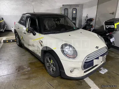 Photo 1 of 16: 2015 MINI Cooper Five-Door, VIN WMWXS5101F2B06328 — Korean insurance auction