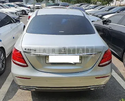 Photo 1 of 17: 2017 Mercedes-Benz E220 d 4Matic, VIN WDDZF0EB5HA225090 — Korean insurance auction