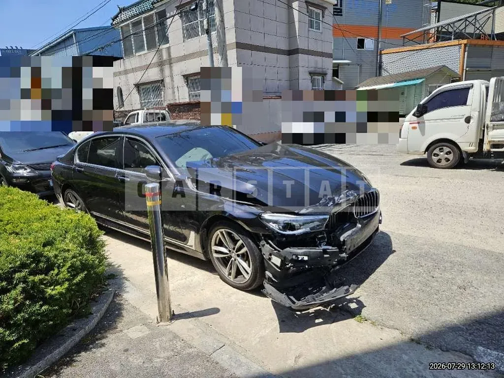 Photo 2 of 22: 2018 BMW 730Ld xDrive — Korean insurance auction