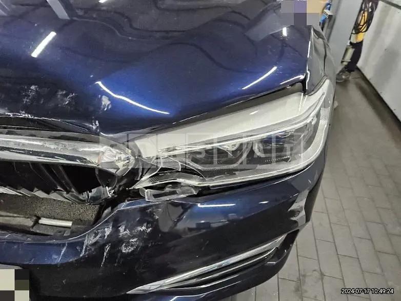 Photo 2 of 43: 2020 BMW 530i xDrive Luxury — Korean insurance auction