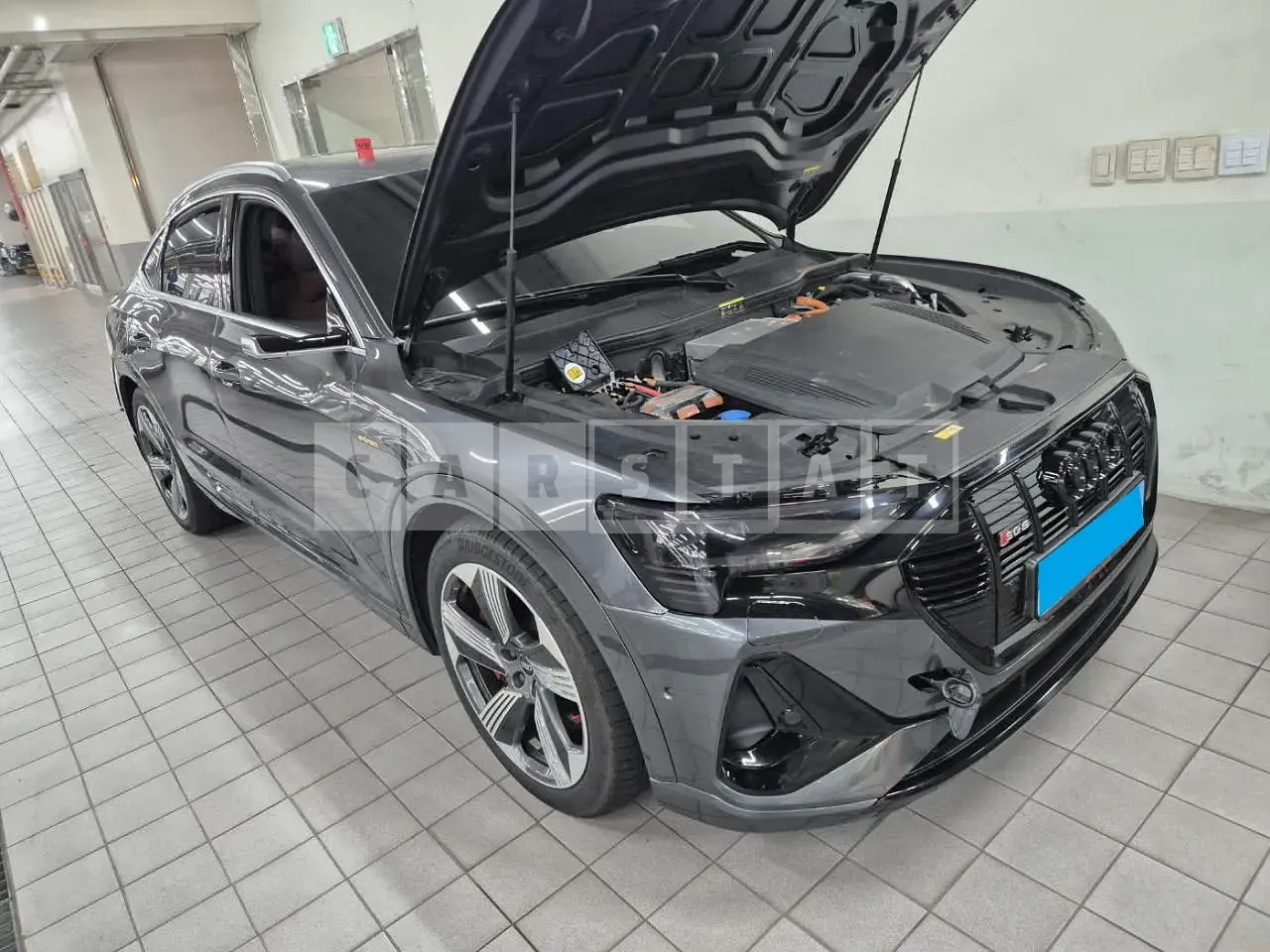 Photo 2 of 24: 2022 Audi Etron Sportback 55 quattro, VIN WAUZZZGE5PB010960 — Korean insurance auction