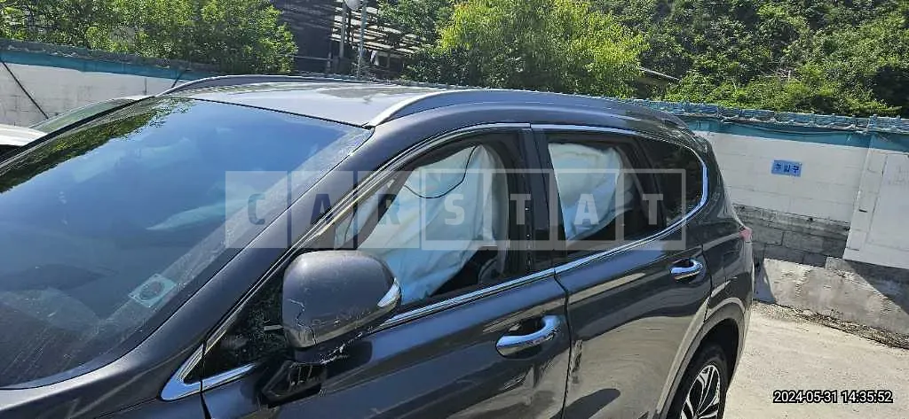 Photo 2 of 22: 2019 Hyundai Santa Fe — Korean insurance auction