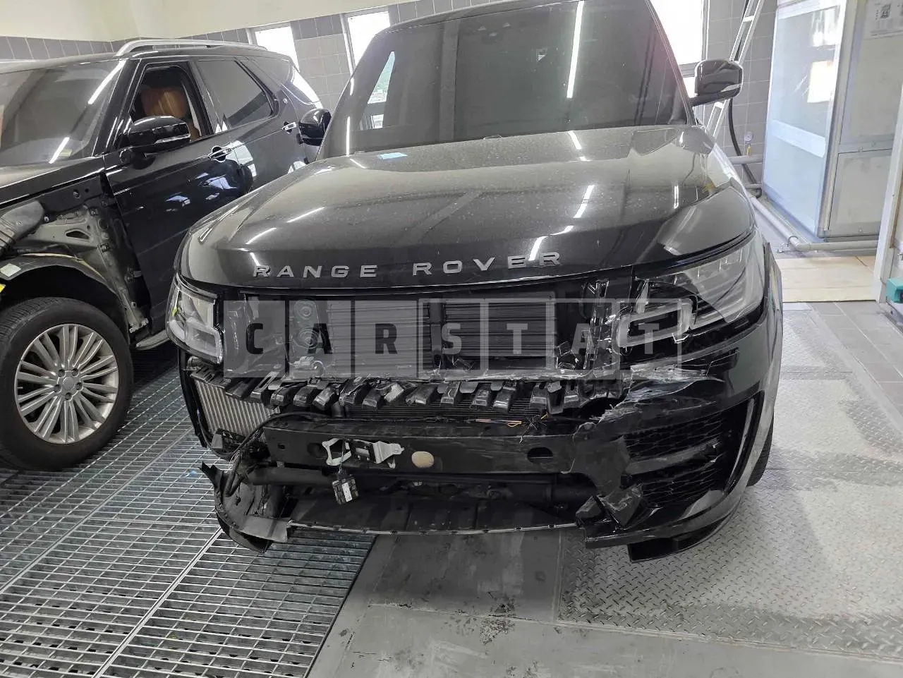 Photo 2 of 18: 2020 Land Rover Range Rover SDV8, VIN SALGA2BJXLA574660 — Korean insurance auction