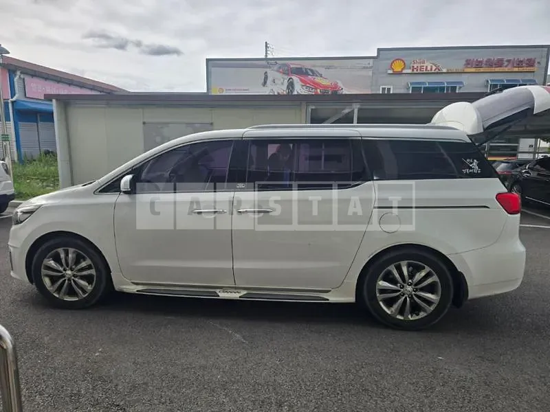 Photo 2 of 5: 2015 Kia Carnival 2.2, VIN KNAMB81ABGS161866 — Korean insurance auction