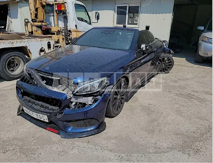 Photo 2 of 9: 2018 Mercedes-Benz C200 Cabriolet, VIN WDDWK4CB9JF680462 — Korean insurance auction
