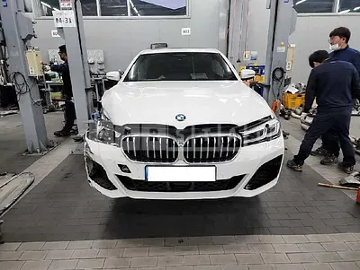 Photo 1 of 28: 2021 BMW 520i, VIN WBA11BH03MCE95266 — Korean insurance auction