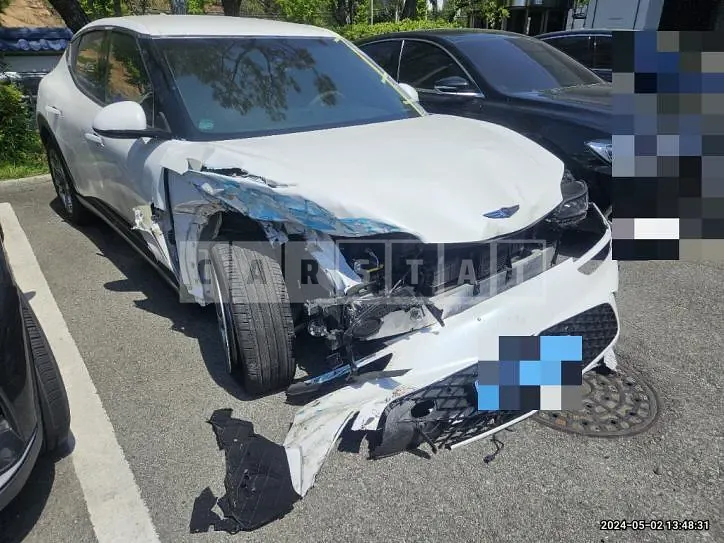 Photo 2 of 32: 2023 Genesis GV60 — Korean insurance auction