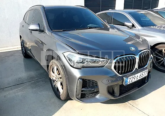 Photo 2 of 26: 2021 BMW X1 xDrive 18d, VIN WBA31AD06M3M54121 — Korean insurance auction
