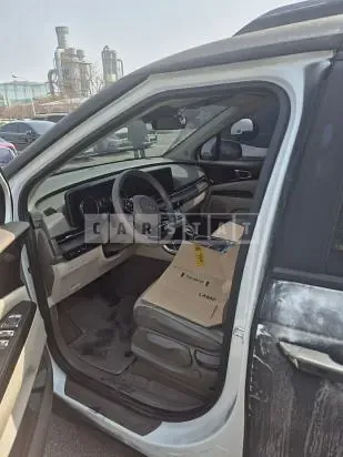 Photo 2 of 8: 2023 Kia Carnival — Korean insurance auction