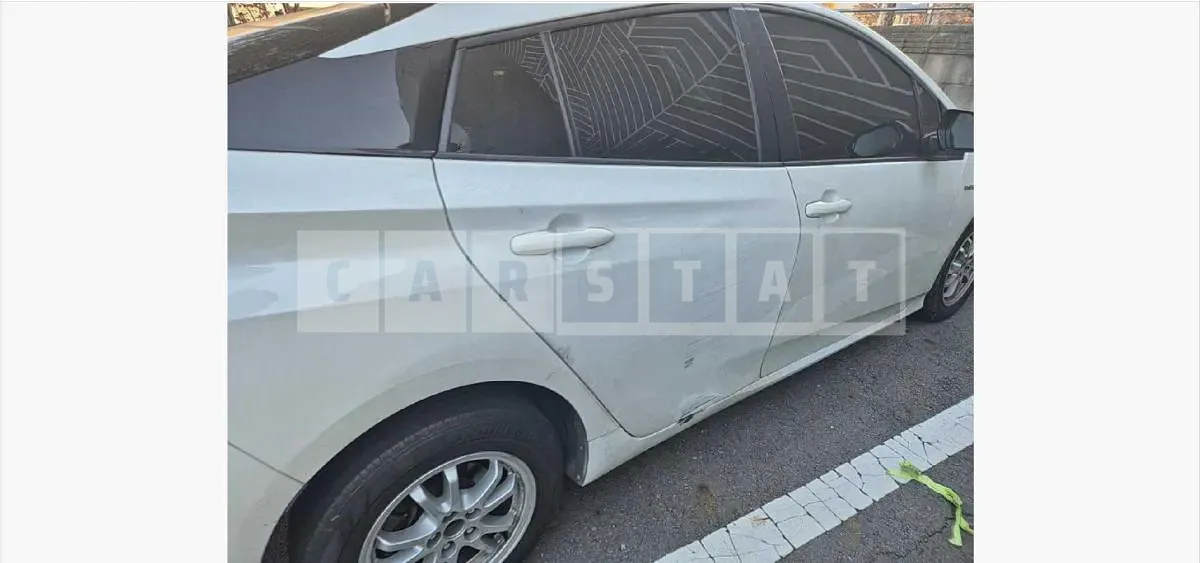 Photo 2 of 47: 2019 Toyota Prius — Korean insurance auction