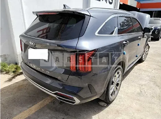 Photo 2 of 8: 2021 Kia Sorento, VIN KNARH81BGMA056349 — Korean insurance auction