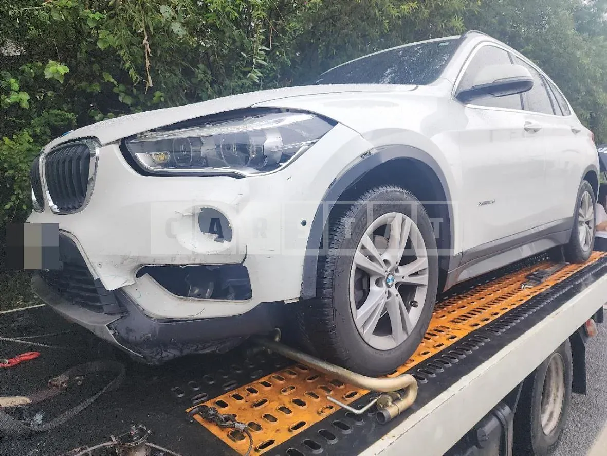 Photo 2 of 3: 2017 BMW X1 xDrive18d, VIN WBAHT9108H5J07550 — Korean insurance auction
