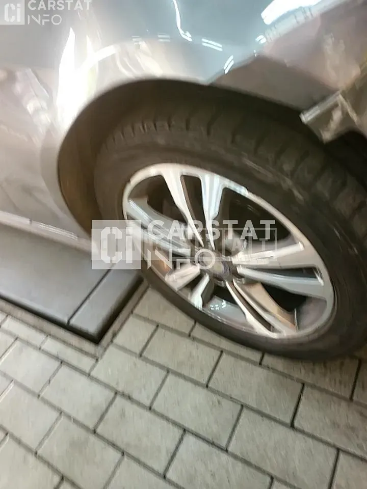 Photo 2 of 30: 2014 Mercedes-Benz E220 CDI — Korean insurance auction