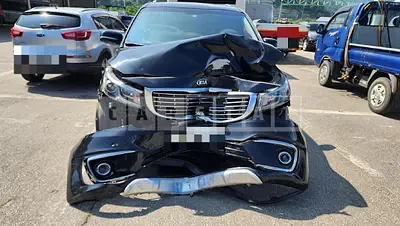 Photo 1 of 9: 2015 Kia Carnivals — Korean insurance auction
