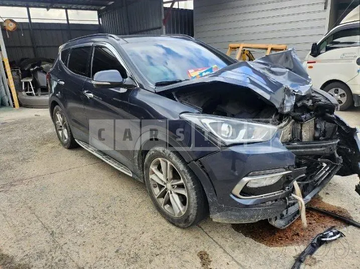 Photo 2 of 18: 2016 Hyundai Santa Fe DM 2.0, VIN KMHSW81UBGU623472 — Korean insurance auction