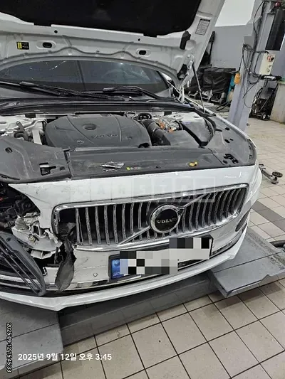 Photo 1 of 12: 2022 Volvo S90T8 AWD — Korean insurance auction