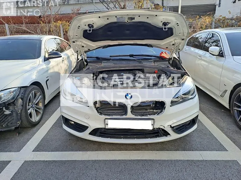 Photo 2 of 33: 2017 BMW Active Tourer, VIN WBA2C1104J7A31684 — Korean insurance auction