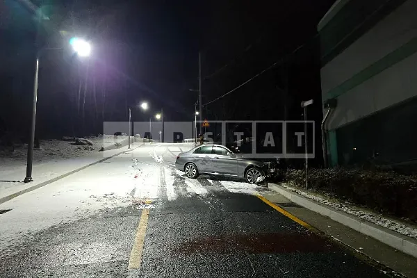 Photo 2 of 20: 2023 Mercedes-Benz E350 4Matic — Korean insurance auction