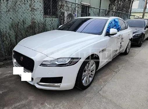 Photo 2 of 48: 2017 Jaguar XF 20d, VIN SAJBA4BN3HCY29792 — Korean insurance auction