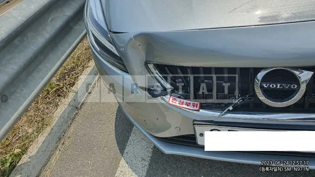 Photo 2 of 10: 2018 Volvo V40 D3, VIN YV1MV79K0J2480844 — Korean insurance auction
