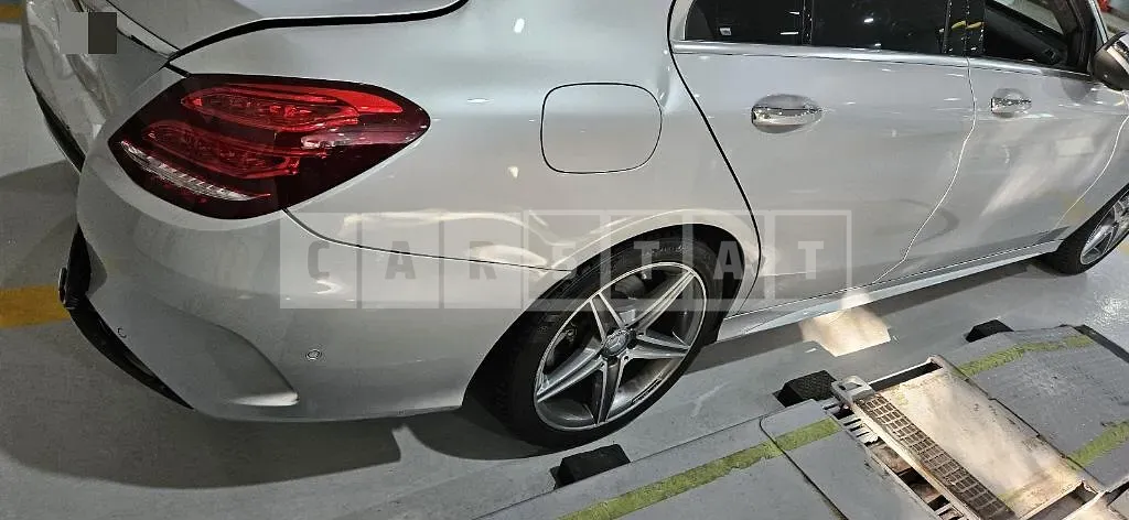 Photo 2 of 27: 2017 Mercedes-Benz C200, VIN WDDWF4CB5HF472349 — Korean insurance auction