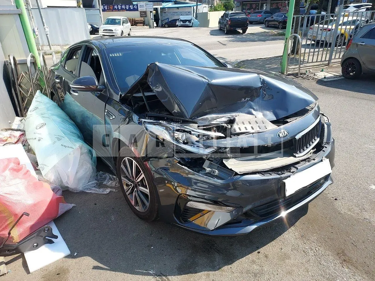 Photo 2 of 37: 2018 Kia K5, VIN KNAGT411BKA297711 — Korean insurance auction