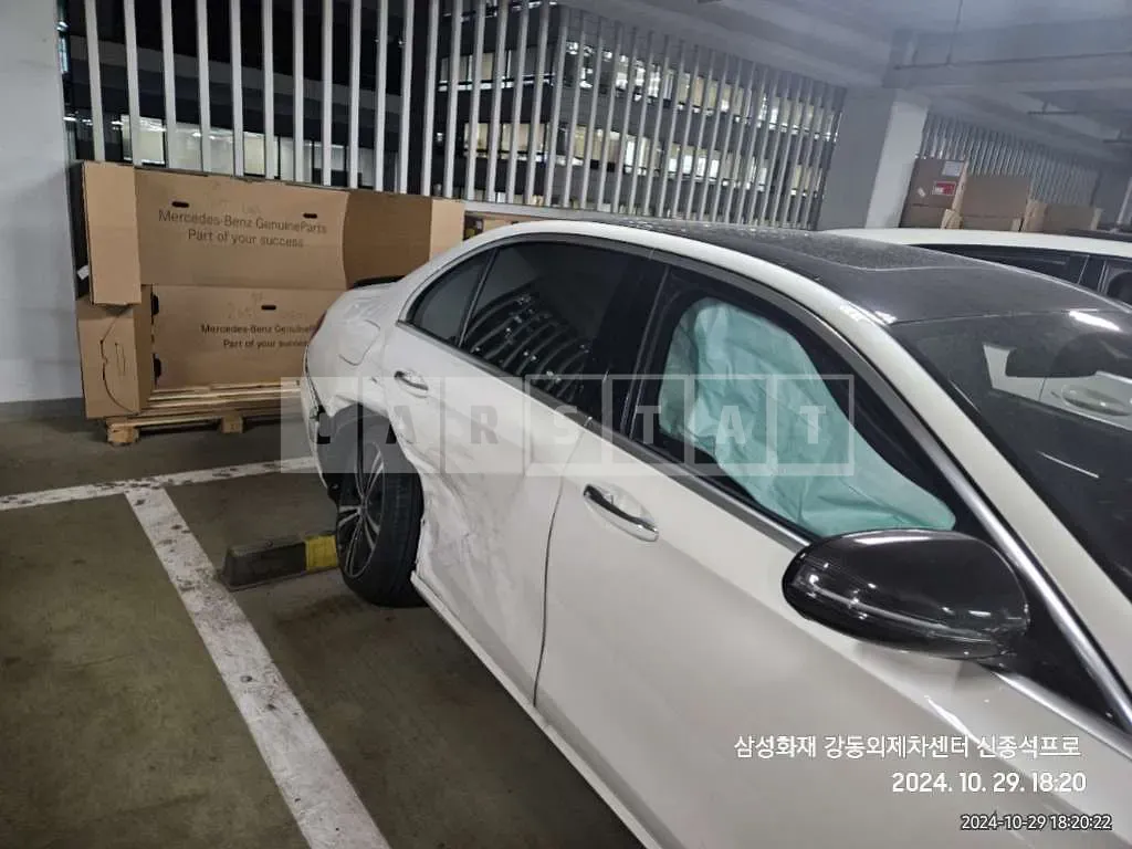 Photo 2 of 19: 2021 Mercedes-Benz E250 — Korean insurance auction