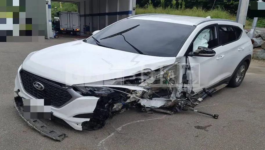 Photo 2 of 38: 2017 Hyundai Tucson TL 1.7 — Korean insurance auction