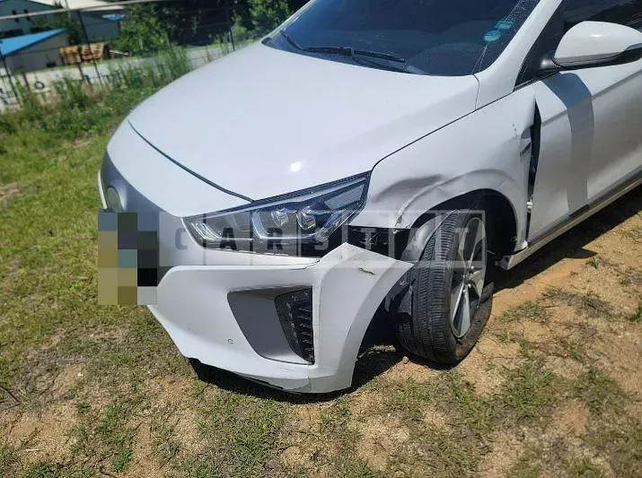 Photo 2 of 6: 2017 Hyundai IONIQ, VIN KMHC051HFJU020271 — Korean insurance auction