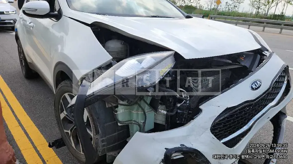 Photo 3 of 3: 2019 Kia Sportage — Korean insurance auction