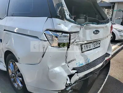 Photo 1 of 16: 2015 Kia Carnival, VIN KNAME81ABFS066575 — Korean insurance auction